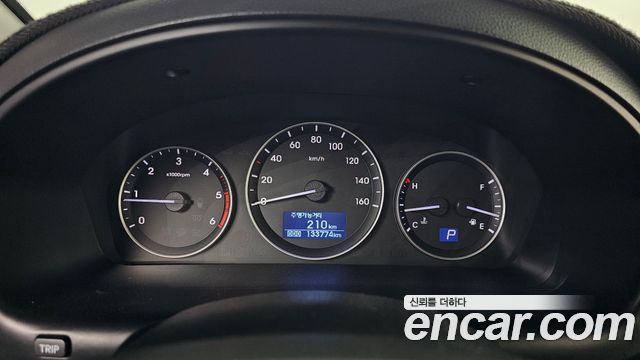 Hyundai Starex 2017 — photo 8