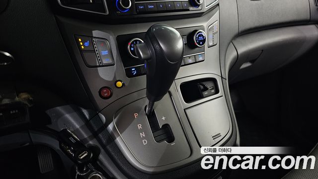 Hyundai Starex 2017 — photo 9