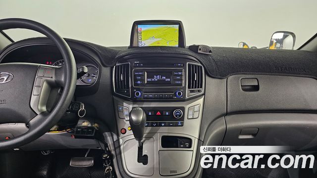 Hyundai Starex 2017 — photo 14