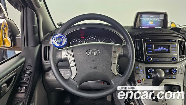 Hyundai Starex 2017 — photo 15