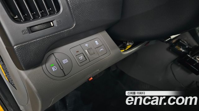 Hyundai Starex 2017 — photo 17