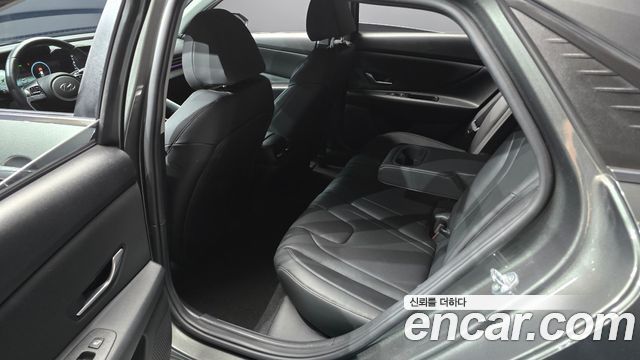 Hyundai AVANTE 2021 — photo 12