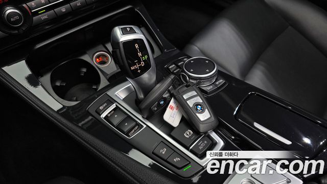 BMW 5-Series 2015 — photo 9