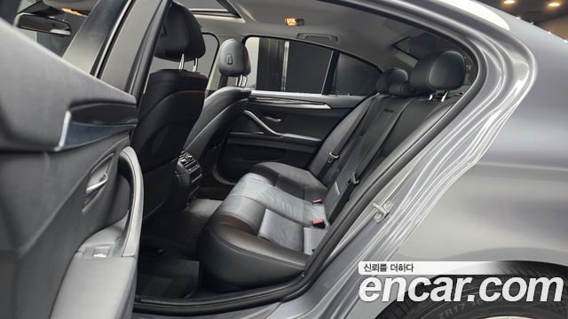 BMW 5-Series 2015 — photo 12