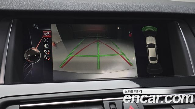 BMW 5-Series 2015 — photo 15