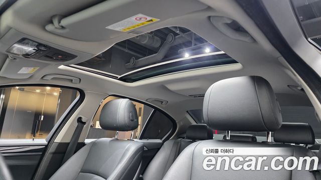 BMW 5-Series 2015 — photo 19