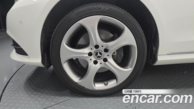 Mercedes-Benz E-Class 2014 — photo 5