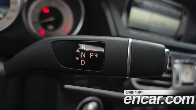 Mercedes-Benz E-Class 2014 — photo 12