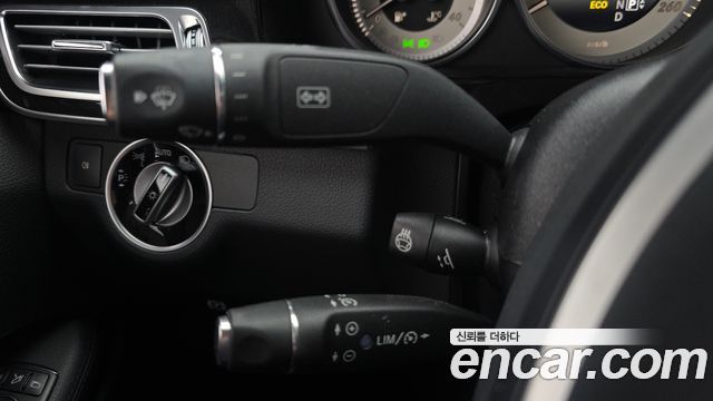 Mercedes-Benz E-Class 2014 — photo 24