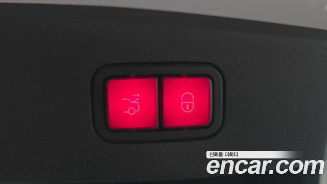 Mercedes-Benz E-Class 2014 — photo 26