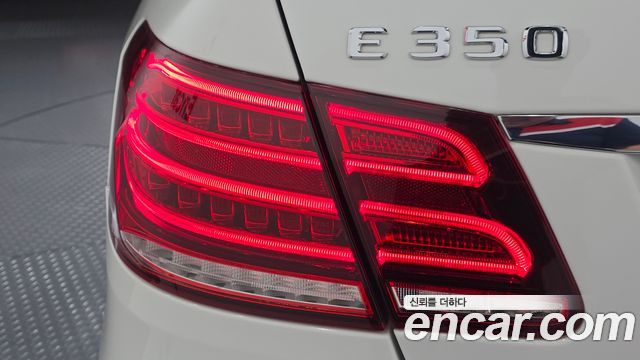 Mercedes-Benz E-Class 2014 — photo 9