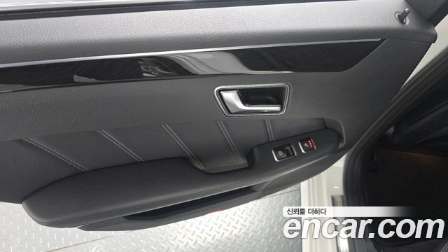 Mercedes-Benz E-Class 2014 — photo 15