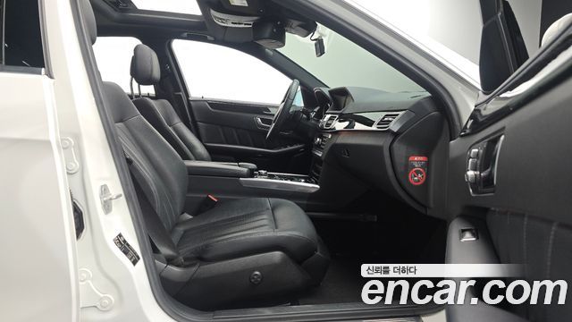 Mercedes-Benz E-Class 2014 — photo 16