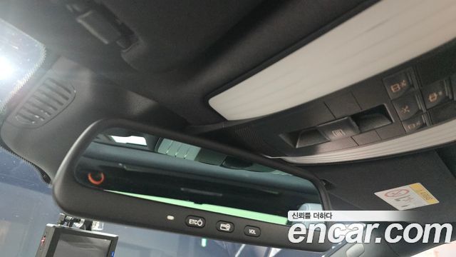 Mercedes-Benz E-Class 2014 — photo 29