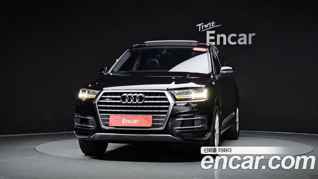 Audi Q7 2019 — photo 3