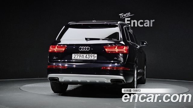Audi Q7 2019 — photo 4