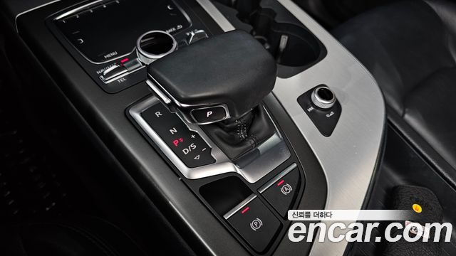 Audi Q7 2019 — photo 12