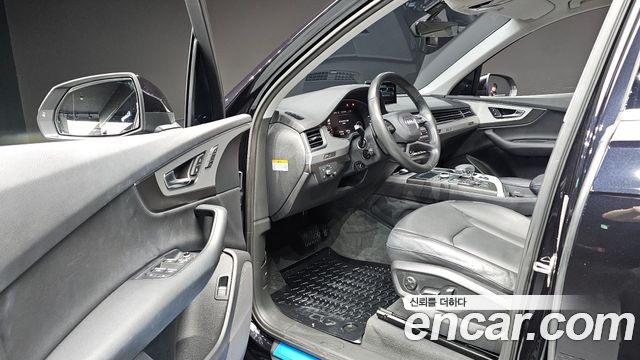Audi Q7 2019 — photo 13