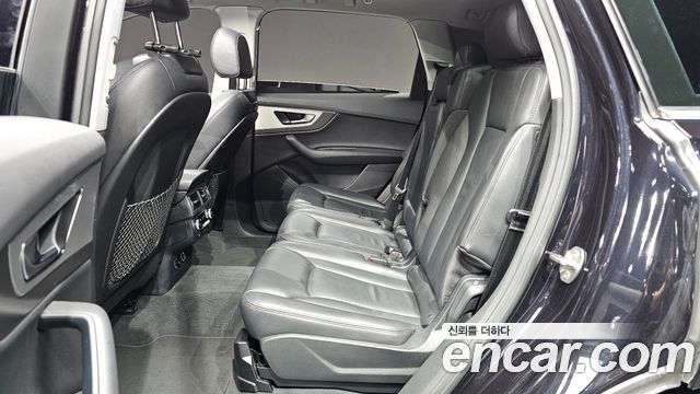 Audi Q7 2019 — photo 18