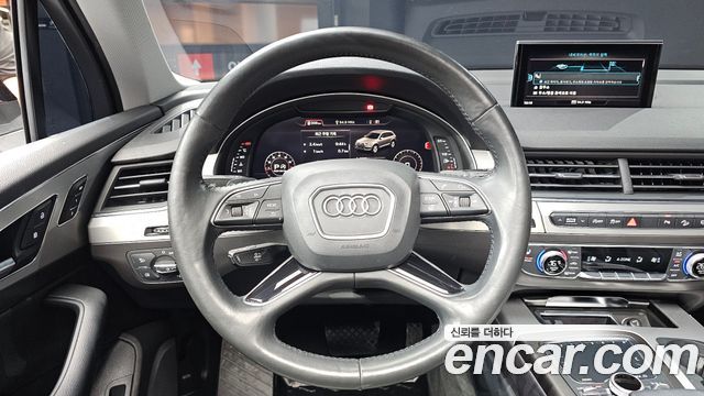 Audi Q7 2019 — photo 19