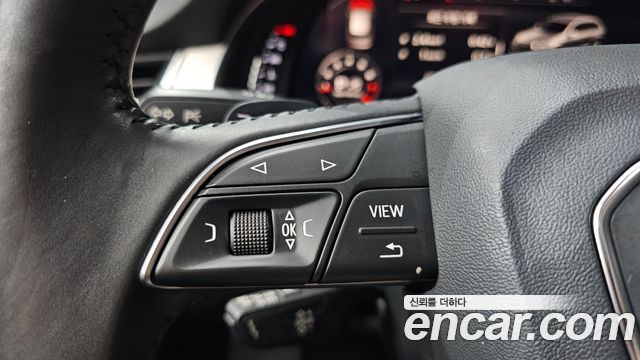 Audi Q7 2019 — photo 26