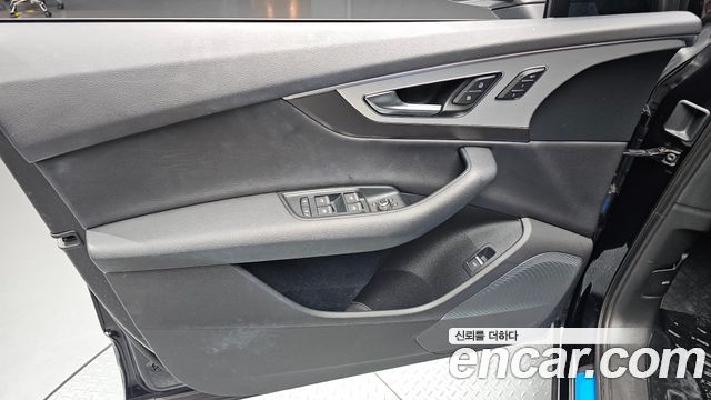 Audi Q7 2019 — photo 14