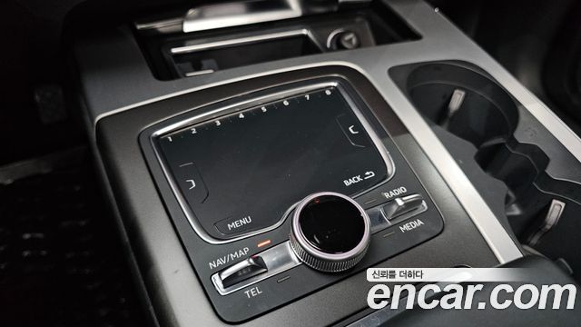 Audi Q7 2019 — photo 32