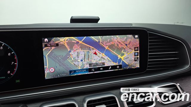 Mercedes-Benz GLS-Class 2021 — photo 21