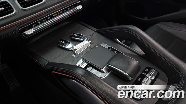 Mercedes-Benz GLS-Class 2021 — photo 23