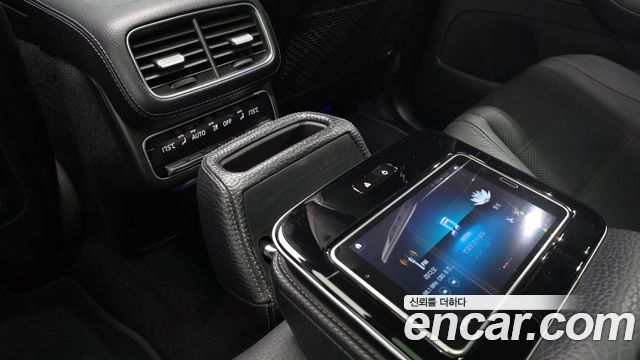 Mercedes-Benz GLS-Class 2021 — photo 30