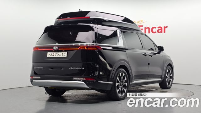 Kia Canival 2021 — photo 2