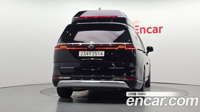 Kia Canival 2021 — photo 4
