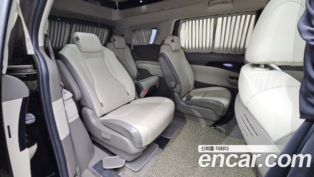 Kia Canival 2021 — photo 17