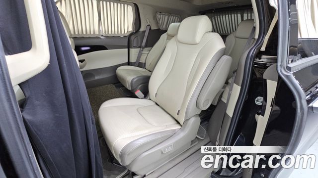 Kia Canival 2021 — photo 18