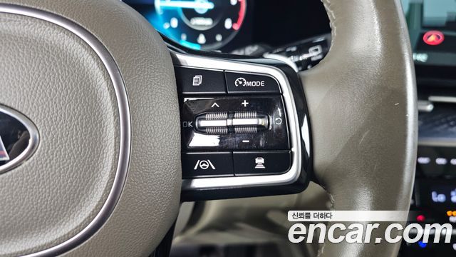 Kia Canival 2021 — photo 24