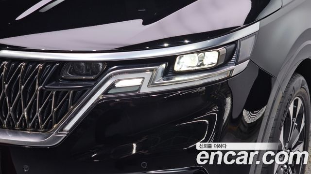 Kia Canival 2021 — photo 8