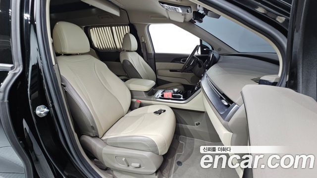 Kia Canival 2021 — photo 16