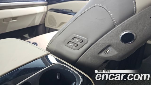 Kia Canival 2021 — photo 31
