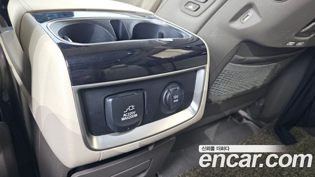 Kia Canival 2021 — photo 33