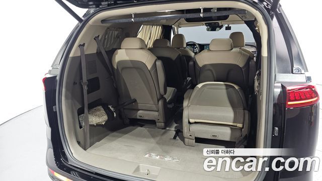 Kia Canival 2021 — photo 34