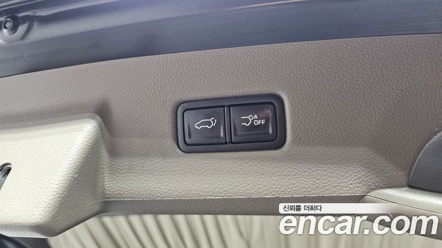 Kia Canival 2021 — photo 35