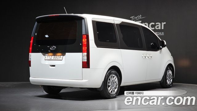 Hyundai Staria 2022 — photo 2