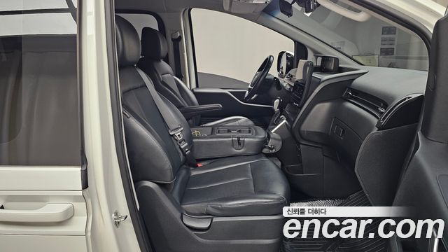 Hyundai Staria 2022 — photo 17