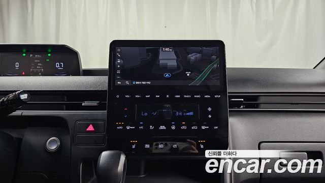Hyundai Staria 2022 — photo 20