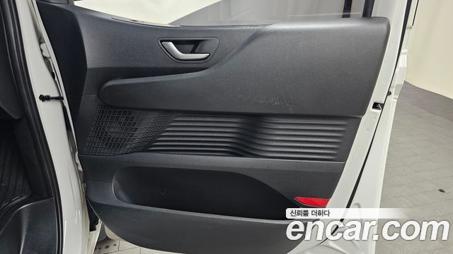 Hyundai Staria 2022 — photo 15