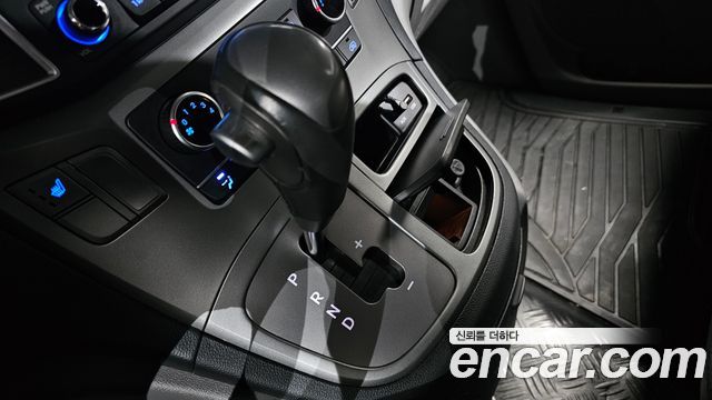 Hyundai Starex 2021 — photo 12