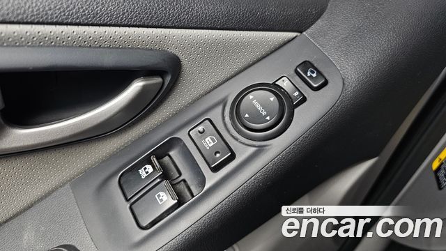 Hyundai Starex 2021 — photo 18