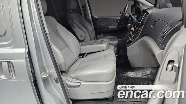 Hyundai Starex 2021 — photo 16