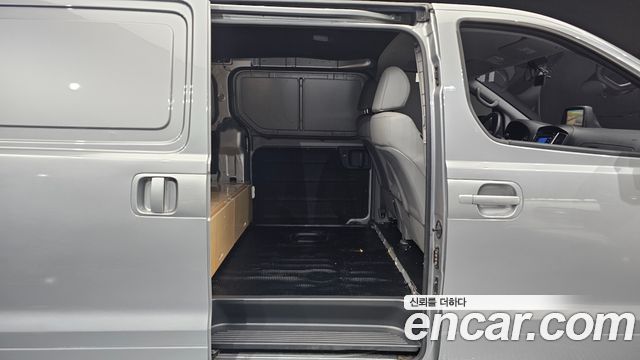 Hyundai Starex 2021 — photo 27