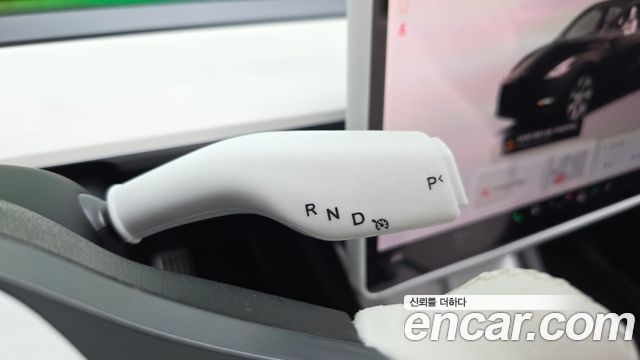 Tesla Model Y 2024 — photo 12
